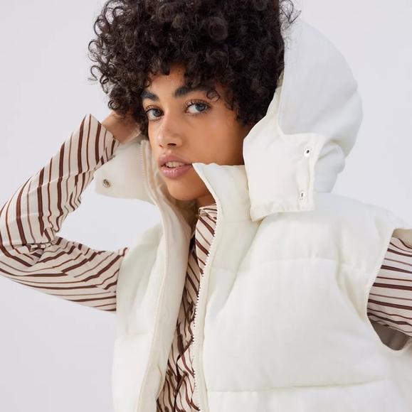 BNWT UO Linen Cropped Puffer Vest - Picture 3 of 4